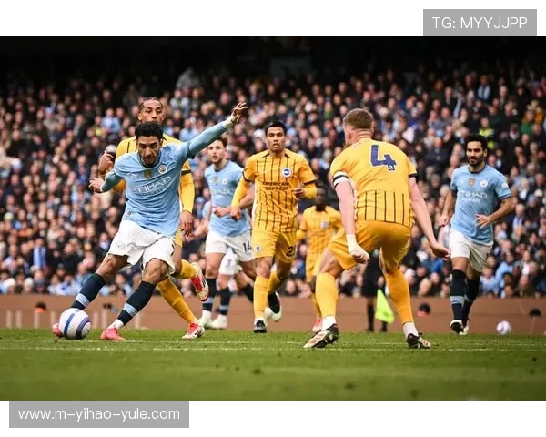 曼城新赛季锋线组合首秀引热议主帅战术调整备受关注